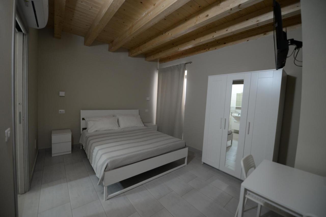 Sonia E Alessia Bed & Breakfast Mileto Exterior photo