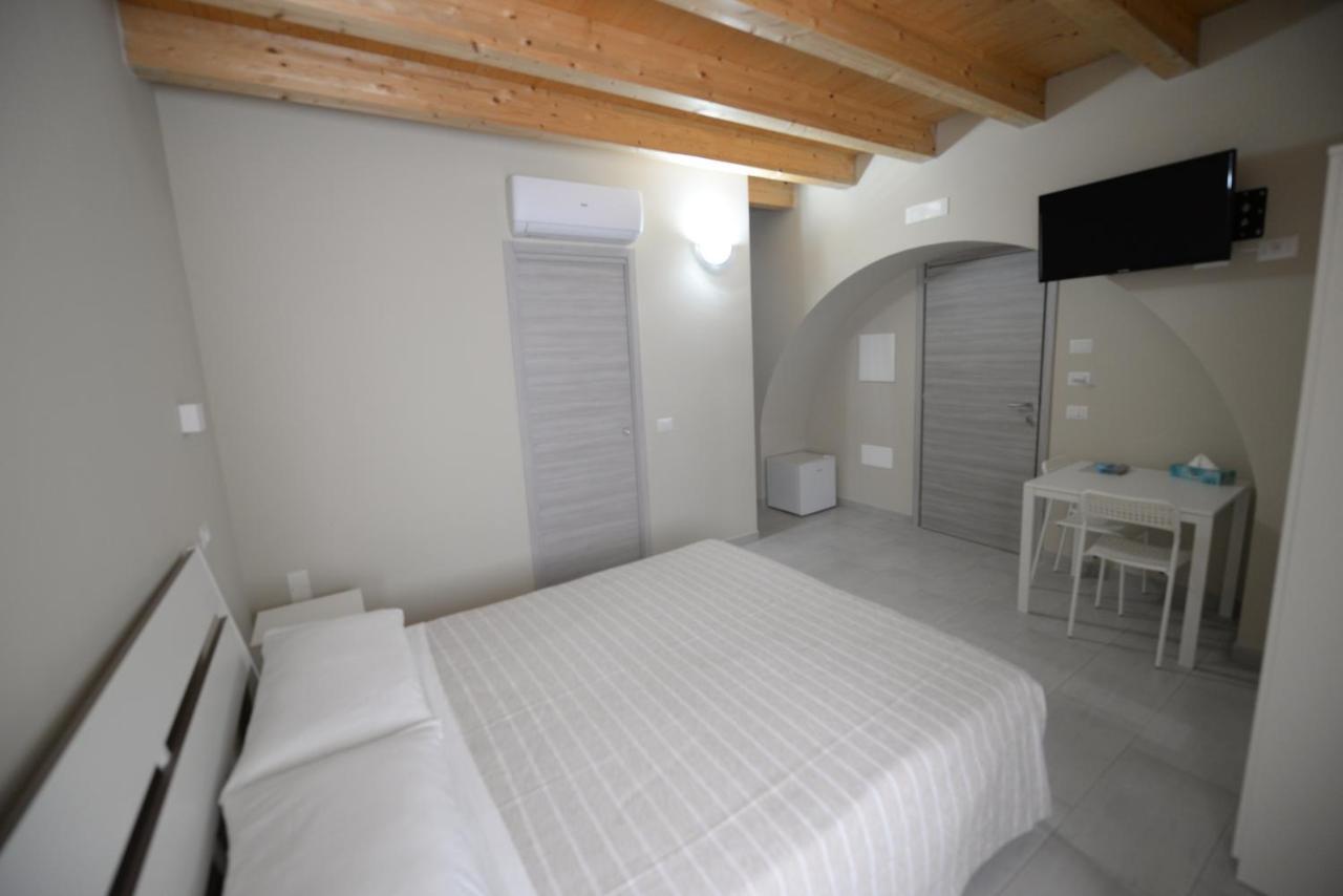 Sonia E Alessia Bed & Breakfast Mileto Exterior photo